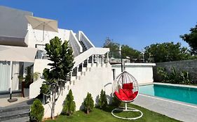 Jlr Farm Stay